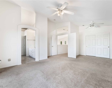 3194 Castle Canyon Avenue - Photo Thumbnail 17