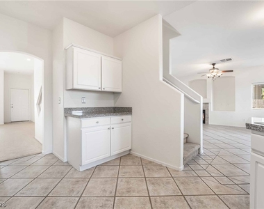 3194 Castle Canyon Avenue - Photo Thumbnail 5