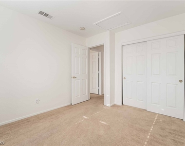 3194 Castle Canyon Avenue - Photo Thumbnail 13