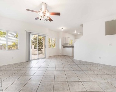 3194 Castle Canyon Avenue - Photo Thumbnail 8