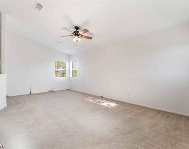 3194 Castle Canyon Avenue - Photo Thumbnail 11