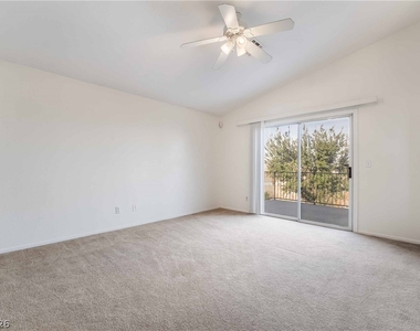 3194 Castle Canyon Avenue - Photo Thumbnail 16