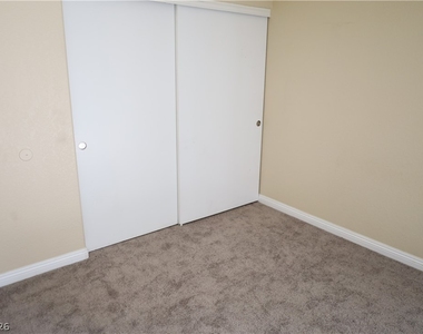 5002 S Rainbow Boulevard - Photo Thumbnail 10