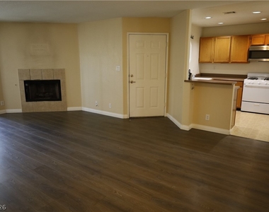 5002 S Rainbow Boulevard - Photo Thumbnail 3