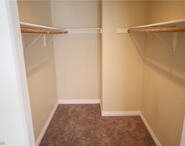 5002 S Rainbow Boulevard - Photo Thumbnail 7