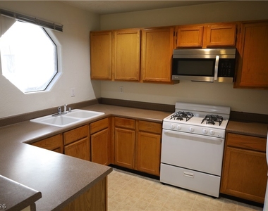 5002 S Rainbow Boulevard - Photo Thumbnail 2