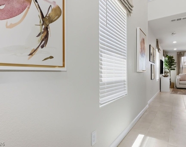 913 Cadence View Way - Photo Thumbnail 9