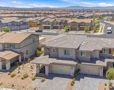 913 Cadence View Way - Photo Thumbnail 3