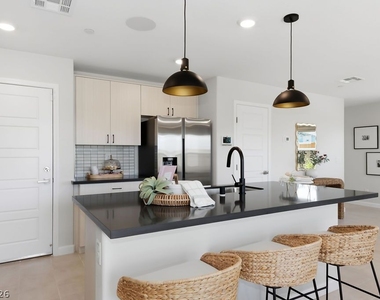 913 Cadence View Way - Photo Thumbnail 16