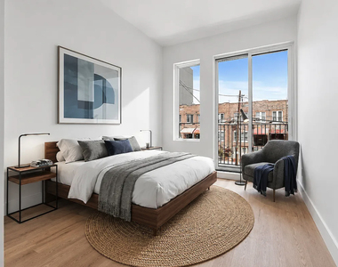 408 Hawthorne Street - Photo Thumbnail 3
