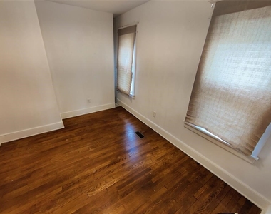 276 Main Street - Photo Thumbnail 7