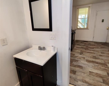 276 Main Street - Photo Thumbnail 5