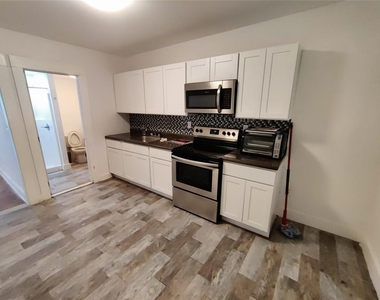 276 Main Street - Photo Thumbnail 3