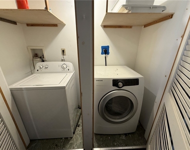 31 Cedar Street - Photo Thumbnail 5