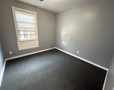 31 Cedar Street - Photo Thumbnail 4