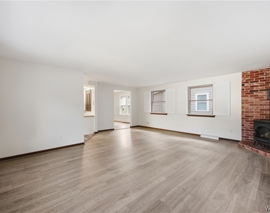 259 California Drive - Photo Thumbnail 14