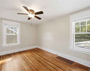 259 California Drive - Photo Thumbnail 17