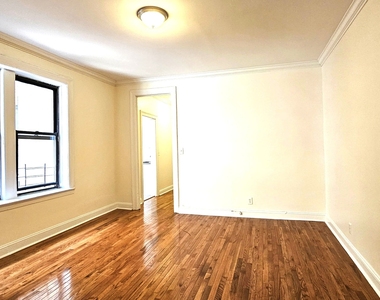 106 Fort Washington Avenue - Photo Thumbnail 2