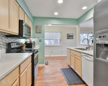 13 Northlake Drive - Photo Thumbnail 14