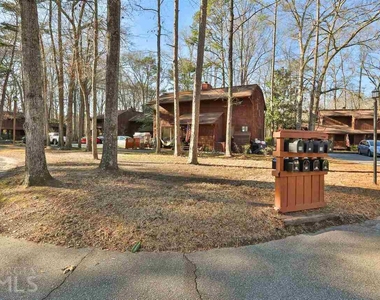 13 Northlake Drive - Photo Thumbnail 5