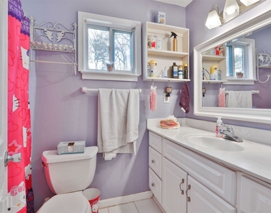 13 Northlake Drive - Photo Thumbnail 26