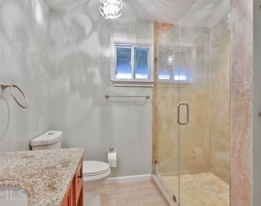 13 Northlake Drive - Photo Thumbnail 24