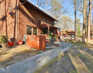 13 Northlake Drive - Photo Thumbnail 4
