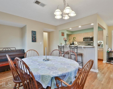 13 Northlake Drive - Photo Thumbnail 16