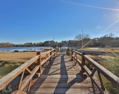 13 Northlake Drive - Photo Thumbnail 36