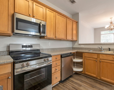 1000 Pierce Brennen Drive - Photo Thumbnail 7