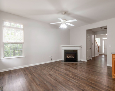 1000 Pierce Brennen Drive - Photo Thumbnail 4