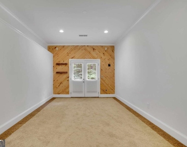 902 Whistler Lane - Photo Thumbnail 40
