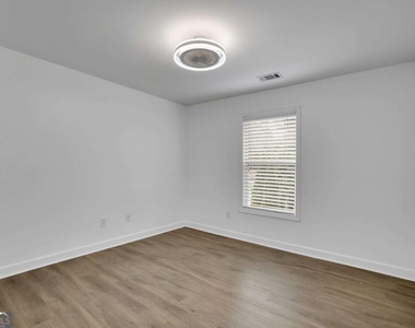 902 Whistler Lane - Photo Thumbnail 23
