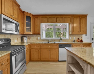 902 Whistler Lane - Photo Thumbnail 18