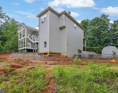 902 Whistler Lane - Photo Thumbnail 32