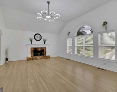 902 Whistler Lane - Photo Thumbnail 20