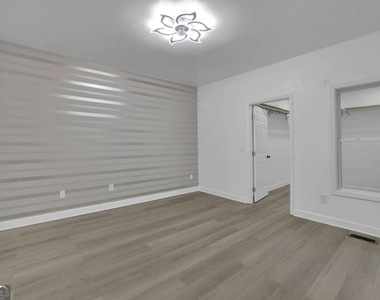 902 Whistler Lane - Photo Thumbnail 9