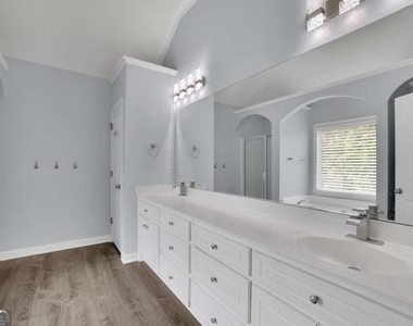 902 Whistler Lane - Photo Thumbnail 37