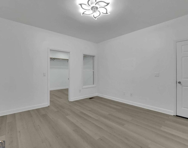 902 Whistler Lane - Photo Thumbnail 10