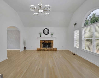 902 Whistler Lane - Photo Thumbnail 19