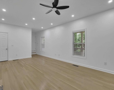 902 Whistler Lane - Photo Thumbnail 7