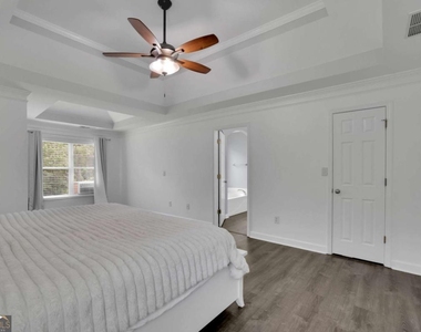902 Whistler Lane - Photo Thumbnail 34