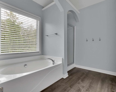 902 Whistler Lane - Photo Thumbnail 39