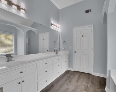 902 Whistler Lane - Photo Thumbnail 38