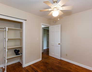1318 Elizabeth Lane - Photo Thumbnail 12