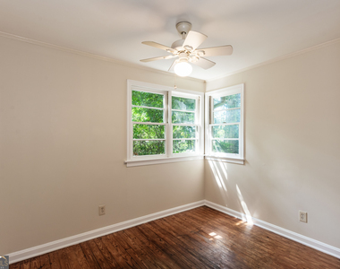 1318 Elizabeth Lane - Photo Thumbnail 11