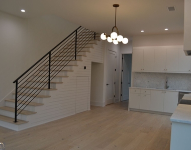 370 2nd Street - Photo Thumbnail 3