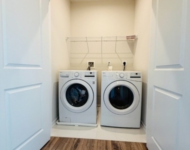 907 Greenland Sq - Photo Thumbnail 28