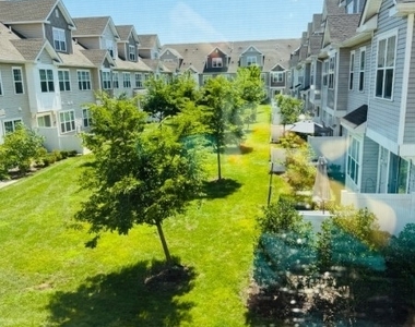 907 Greenland Sq - Photo Thumbnail 30