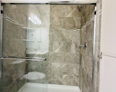 907 Greenland Sq - Photo Thumbnail 17